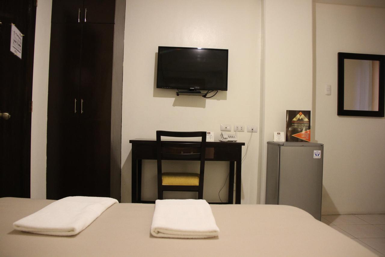 Imerex Plaza Hotel Angeles Esterno foto