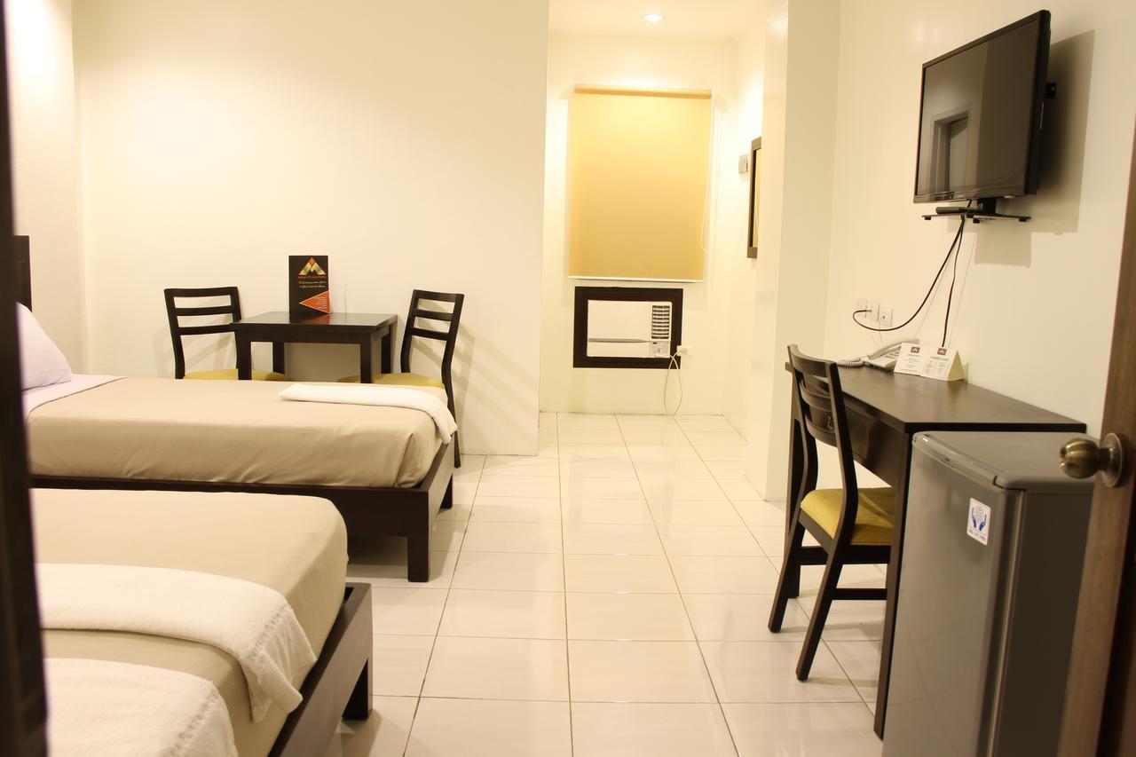 Imerex Plaza Hotel Angeles Esterno foto