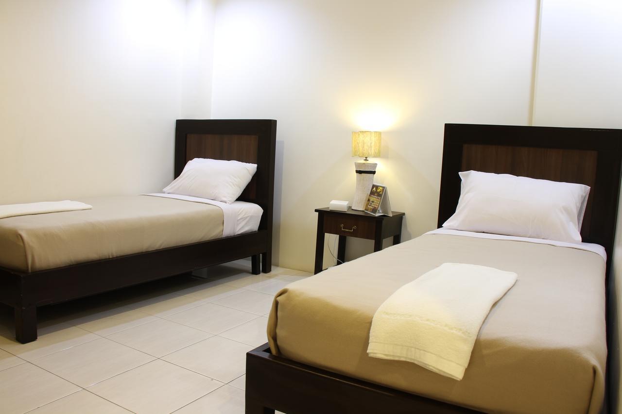 Imerex Plaza Hotel Angeles Esterno foto
