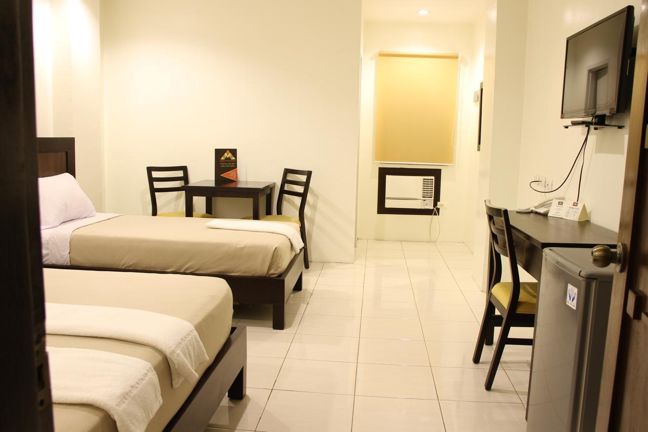 Imerex Plaza Hotel Angeles Esterno foto