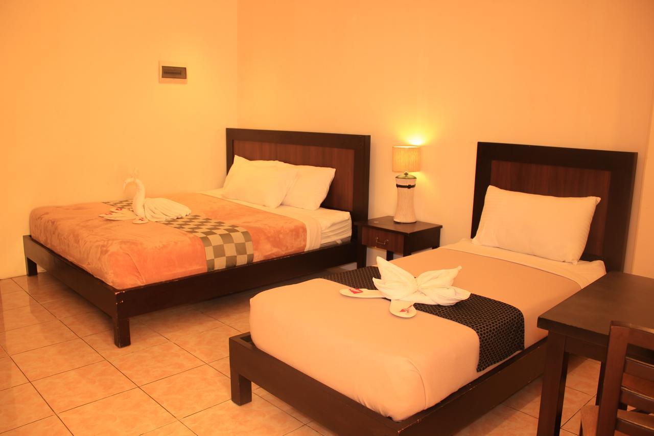 Imerex Plaza Hotel Angeles Esterno foto